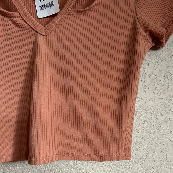 NWT Salmon Colored Crop Top, Size L - Picture 6 of 8